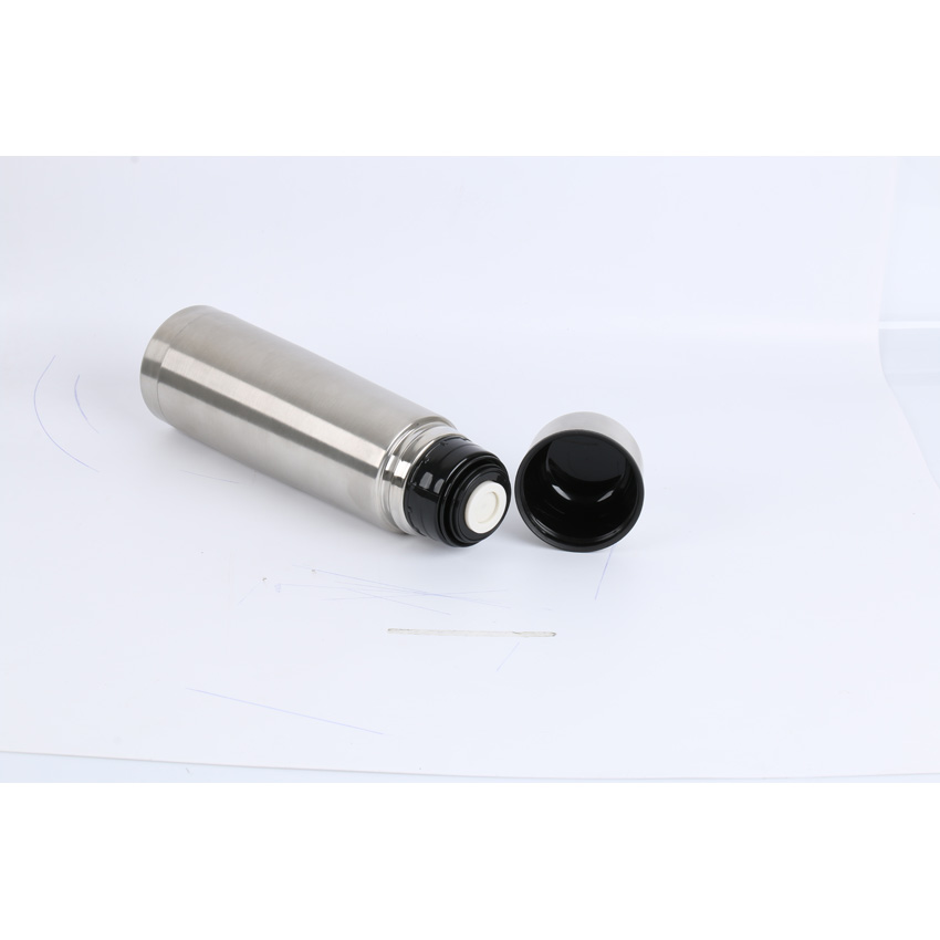 Bardaklı Termos Kapasite: 750 ml Ebat: 8 x 27.5 cm Lazer Baskı Deri Kılıflı